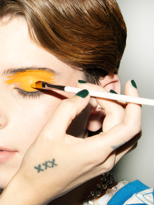 Angled Wing Tip Liner Brush