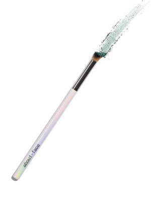 Define + Blend Crease Powder Brush