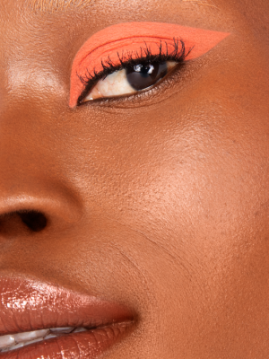 Matte Fluid Eye Paint