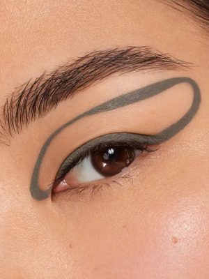 Matte Fluid Eye Paint